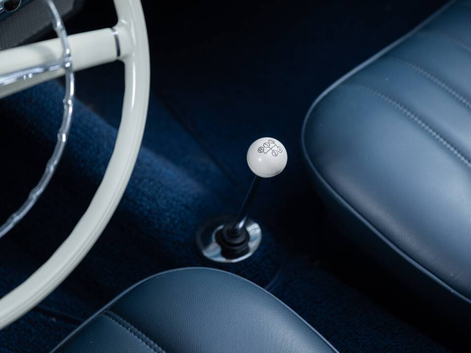 Image 25/40 of Mercedes-Benz 190 SL (1962)