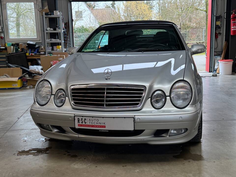 Image 12/50 of Mercedes-Benz CLK 230 Kompressor (2001)