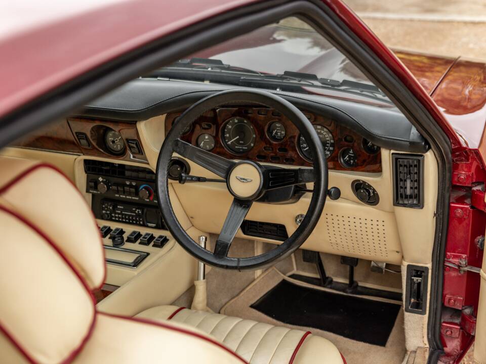 Image 29/75 de Aston Martin V8 Vantage (1985)