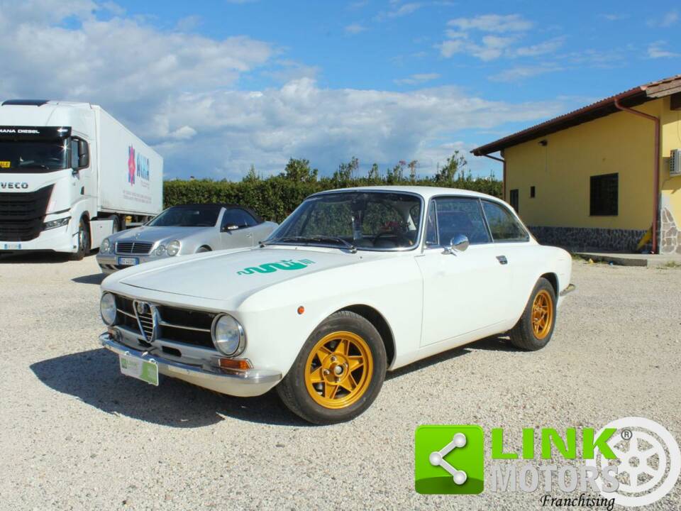 Bild 3/10 von Alfa Romeo Giulia 1300 GT Junior (1973)