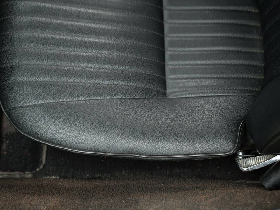 Image 19/50 of Triumph TR 7 Europa (1977)