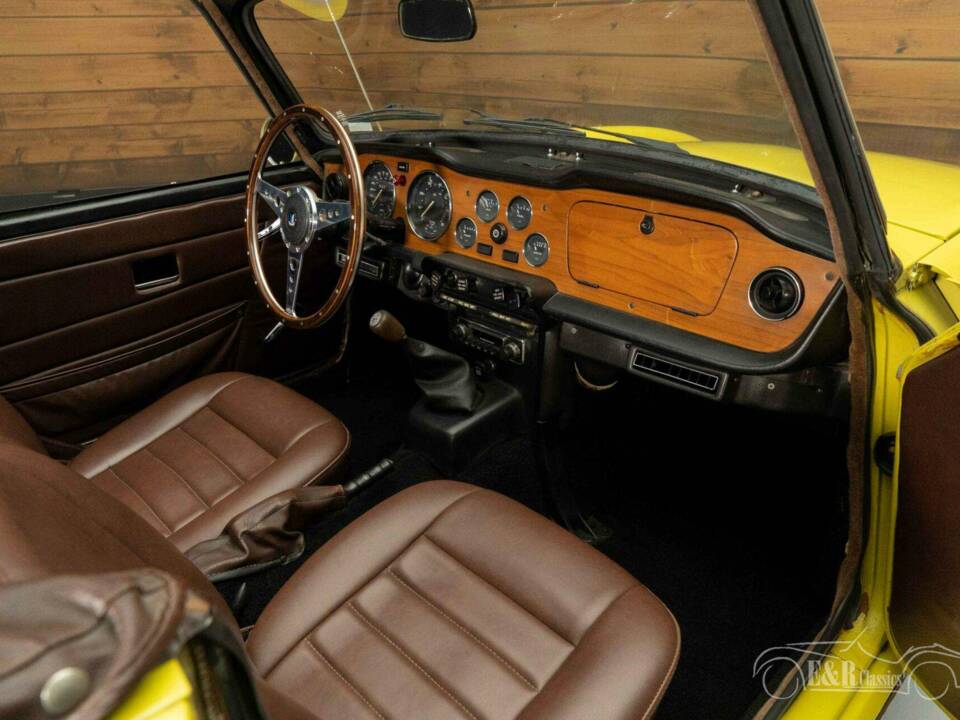 Image 11/19 of Triumph TR 6 (1974)