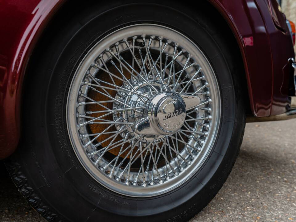 Image 19/49 of Jaguar Mk II 3.4 (1967)