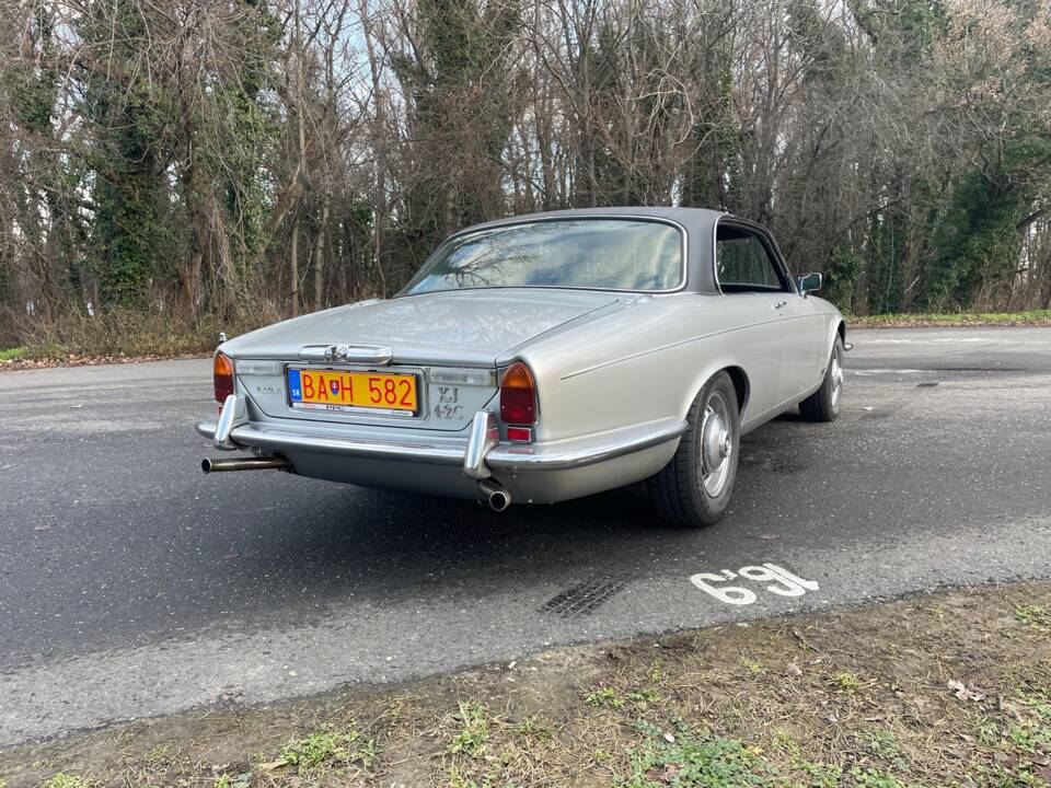 Image 9/20 de Jaguar XJ 6 C 4.2 (1975)