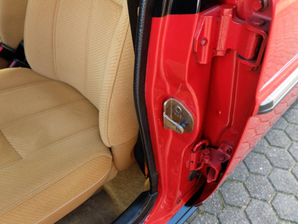 Image 41/75 de Volvo 240 (1986)