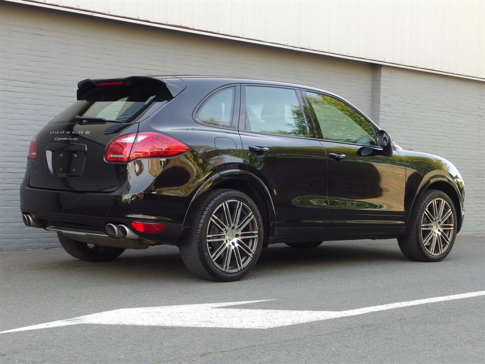 Imagen 3/97 de Porsche Cayenne Turbo (2011)