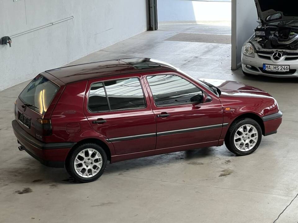 Image 3/30 of Volkswagen Golf III 1.6 (1994)