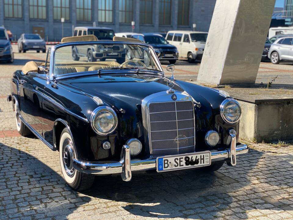 Bild 2/19 von Mercedes-Benz 220 SE Cabriolet (1960)