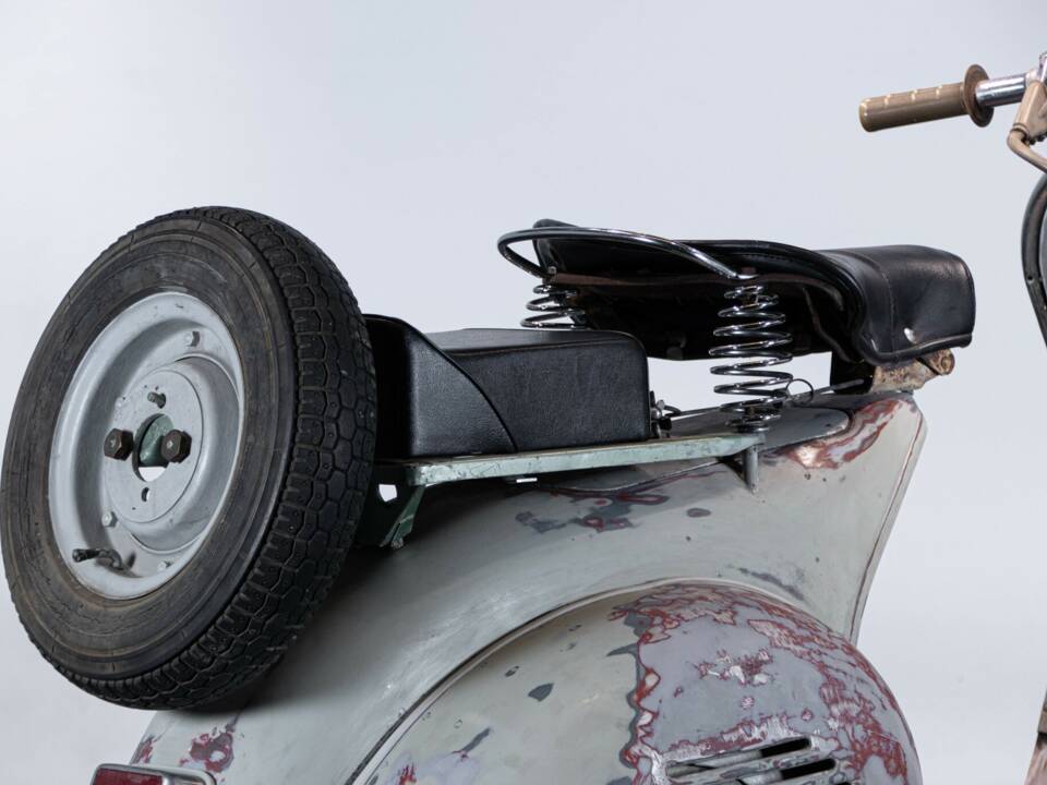 Immagine 25/50 di Piaggio Vespa 125 (1954)