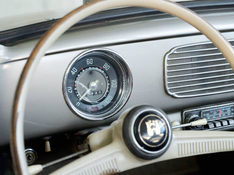 Bild 13/50 von Volkswagen Käfer 1200 Cabriolet (1957)