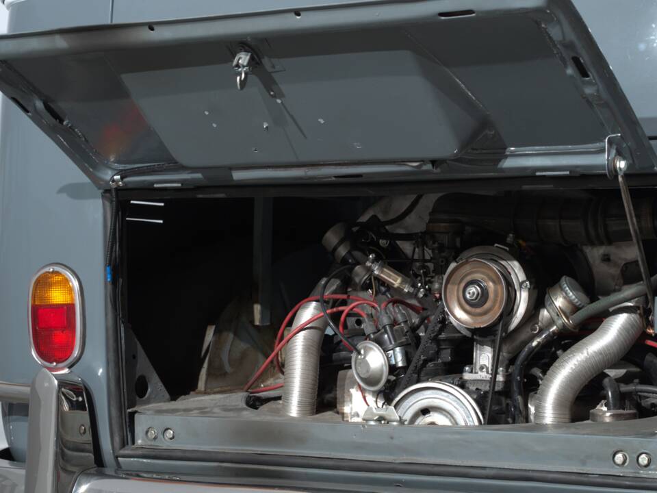 Bild 22/49 von Volkswagen T1 Brasil 1.6 (1970)