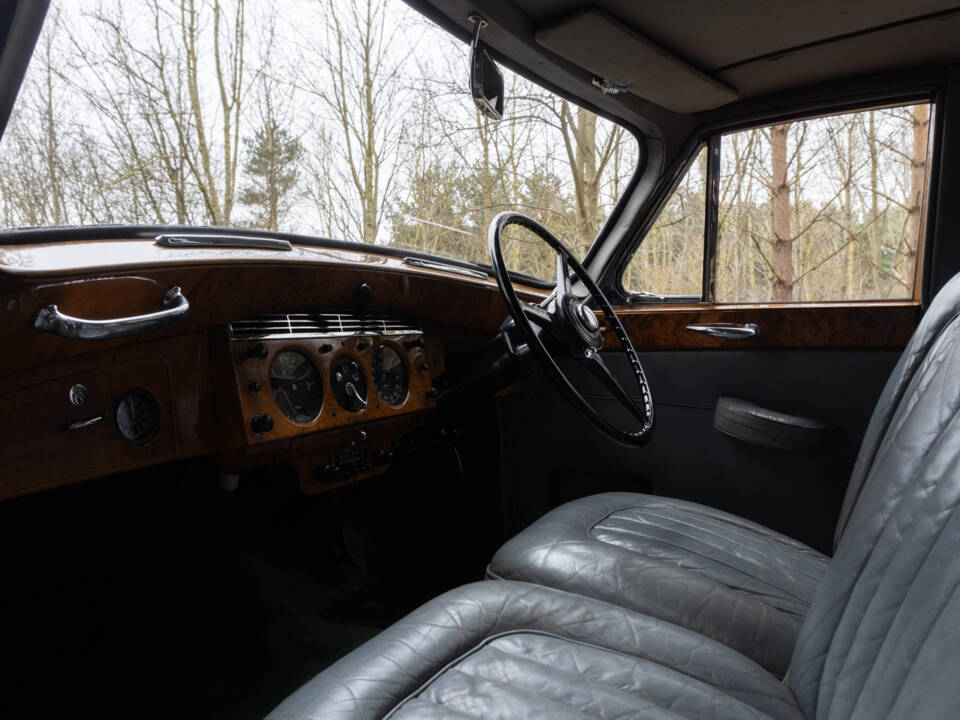 Image 12/15 of Rolls-Royce Silver Dawn (1956)