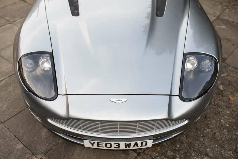 Image 23/38 of Aston Martin V12 Vanquish (2003)