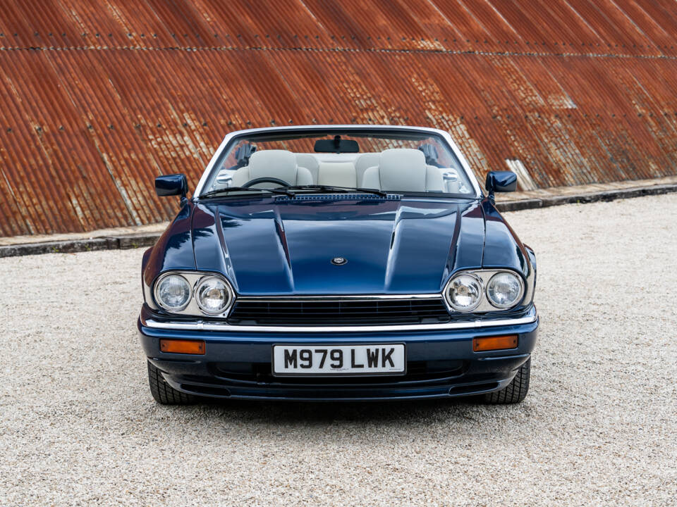Image 4/38 of Jaguar XJS 4.0 (1995)