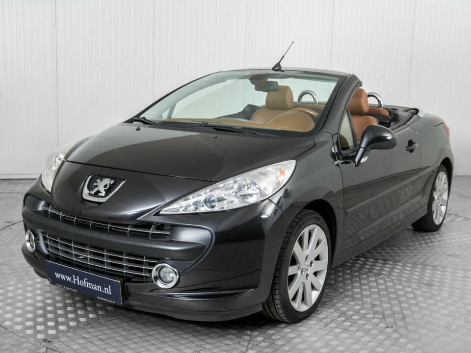Image 18/50 de Peugeot 207 CC 1.6 VTi (2008)