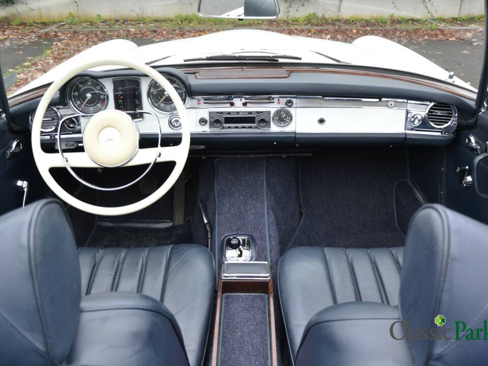 Image 13/50 of Mercedes-Benz 250 SL (1966)