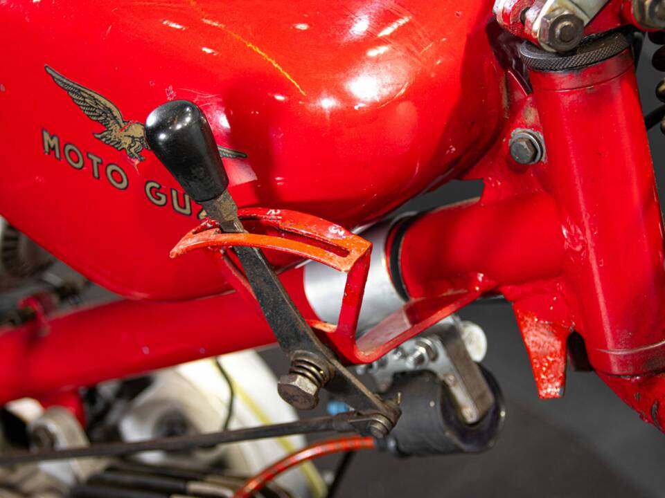 Immagine 47/50 di Moto Guzzi Motoleggera 65 (1951)