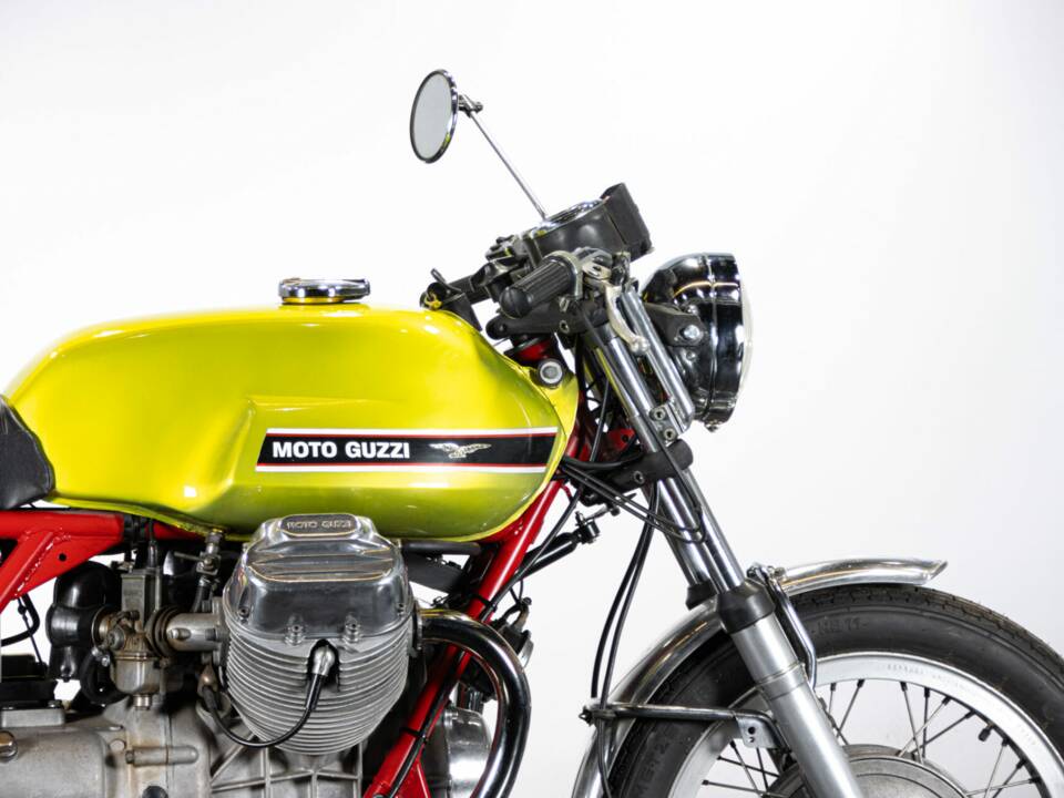 Imagen 43/50 de Moto Guzzi V7 Sport (1972)