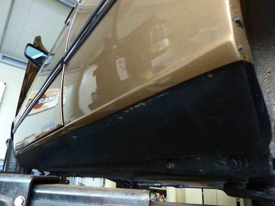 Image 55/76 of BMW 323i (1982)