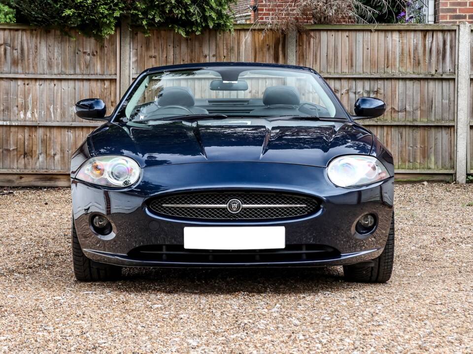 Image 6/32 de Jaguar XK 4.2 (2008)