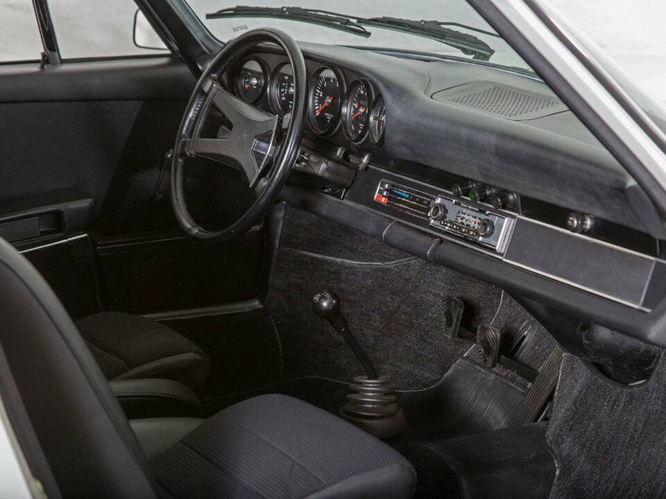 Immagine 15/19 di Porsche 911 Carrera RS 2.7 (Touring) (1973)