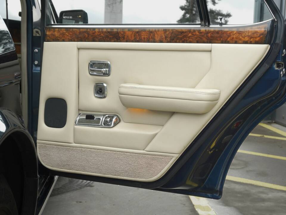 Image 7/45 of Bentley Turbo R (1988)
