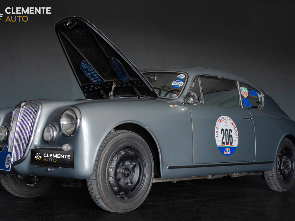 Imagen 2/8 de Lancia Aurelia B20 GT 2500 (1957)