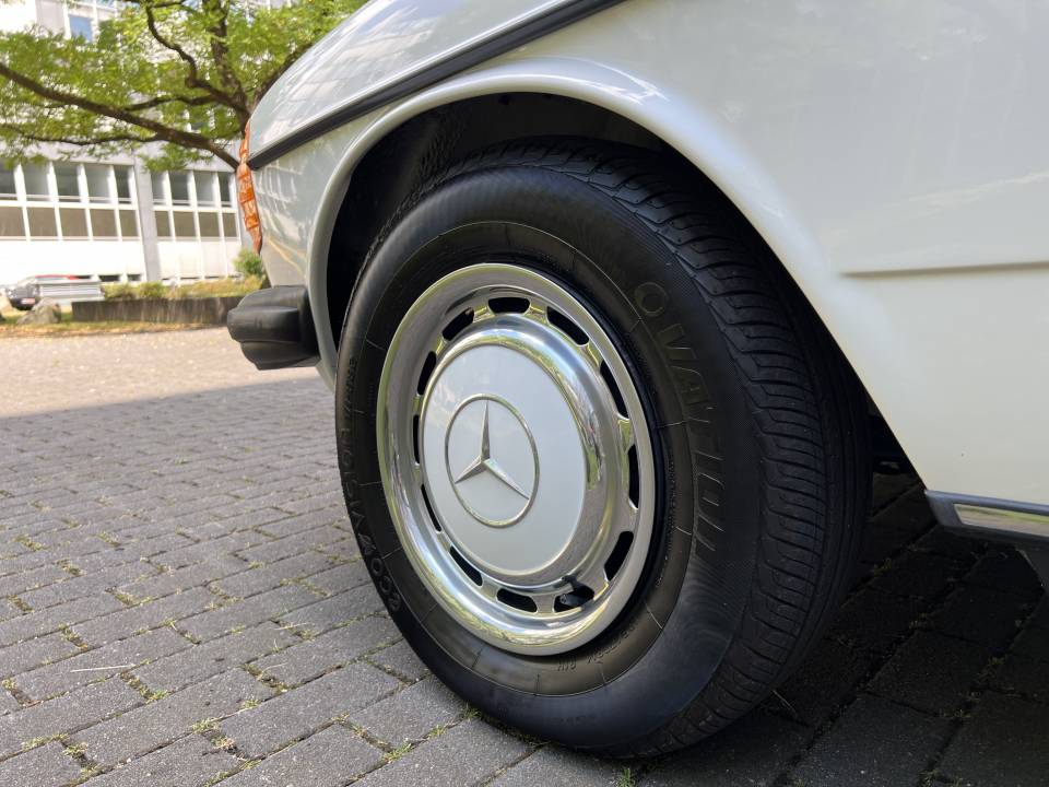 Imagen 9/30 de Mercedes-Benz 300 D (1977)