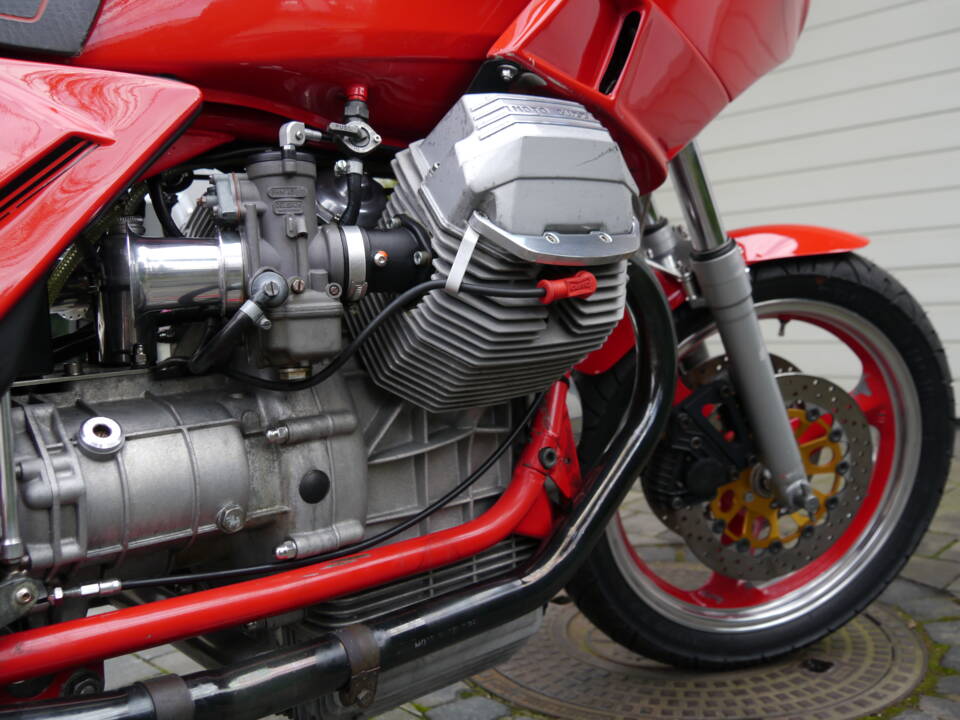 Image 3/7 of Moto Guzzi DUMMY (1989)