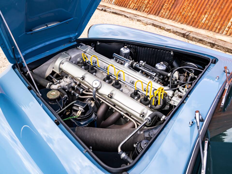 Image 32/56 of Aston Martin DB 4 (1960)