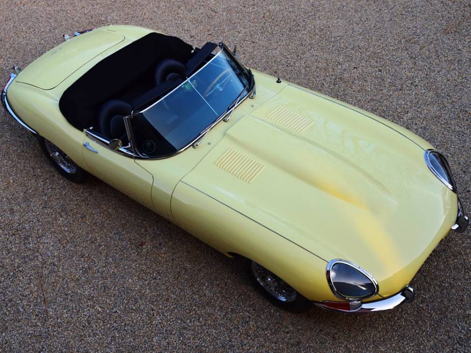 Image 13/41 de Jaguar E-Type 3.8 (1964)