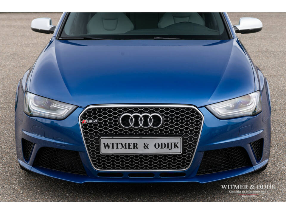 Image 16/32 of Audi RS4 Avant (2014)