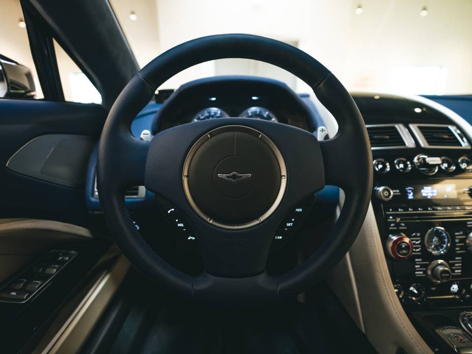 Image 36/70 of Aston Martin Taraf (2018)