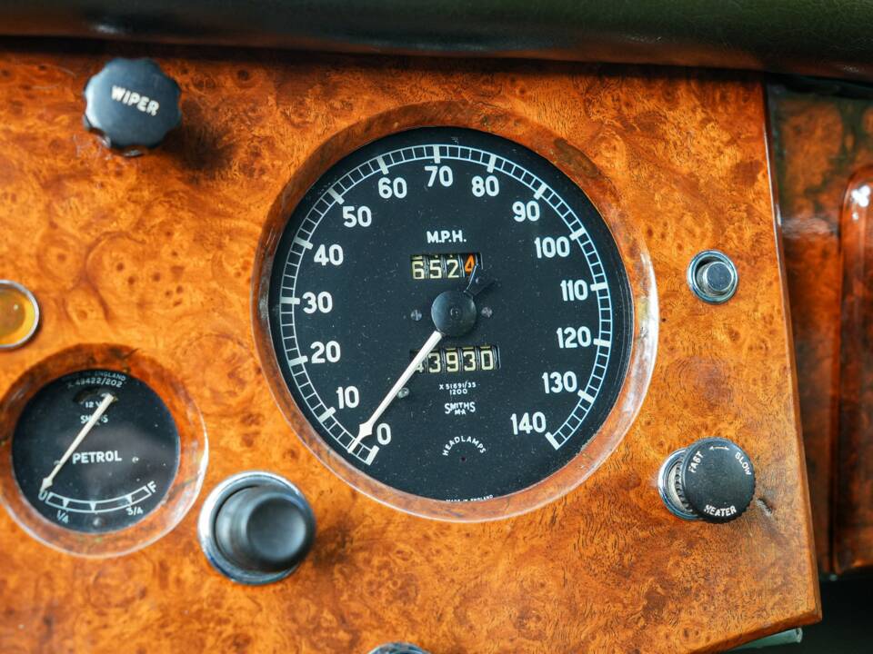 Image 17/50 of Jaguar XK 120 DHC (1953)