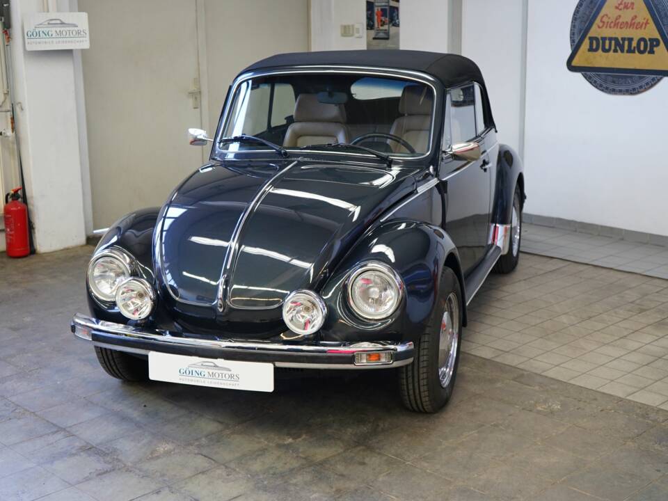 Immagine 7/34 di Volkswagen Kever 1303 LS (1974)