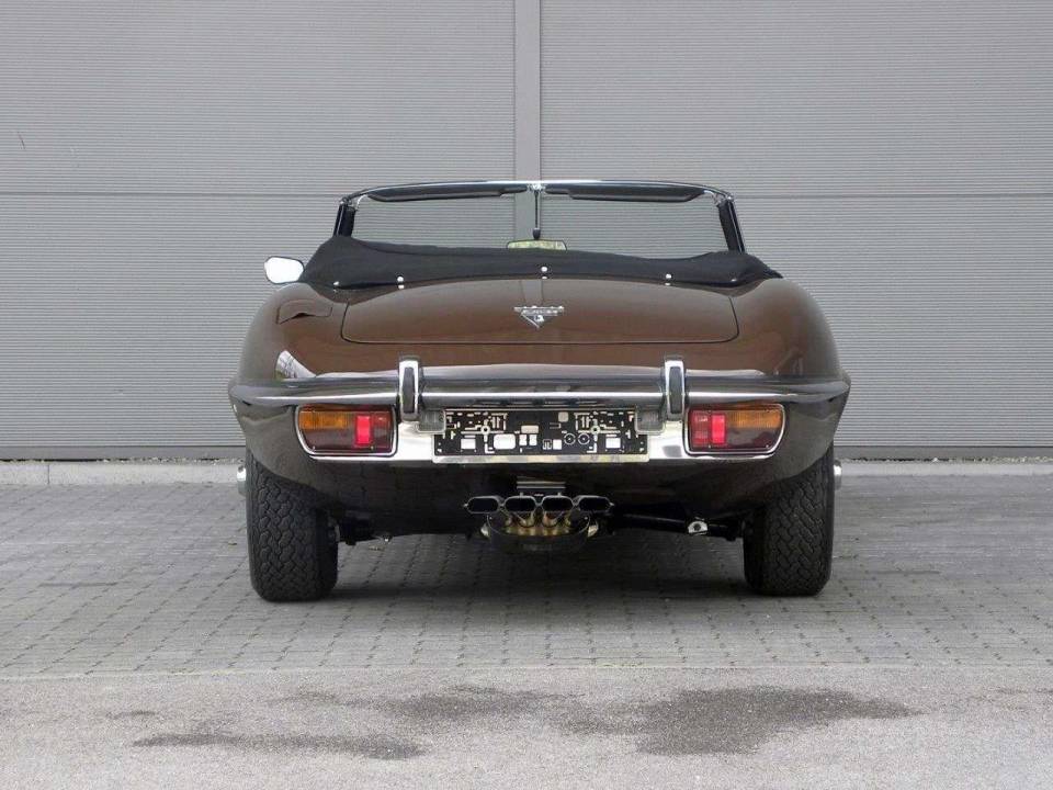 Immagine 4/20 di Jaguar Type E V12 (1973)