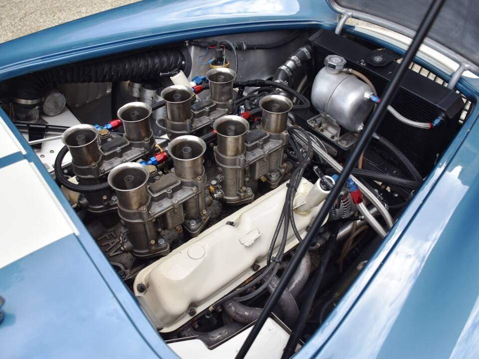 Image 29/35 of AC Cobra 289 (1965)