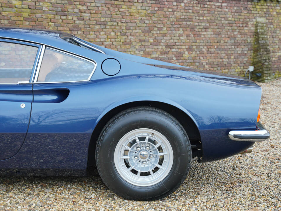 Image 34/50 de Ferrari Dino 246 GT (1972)