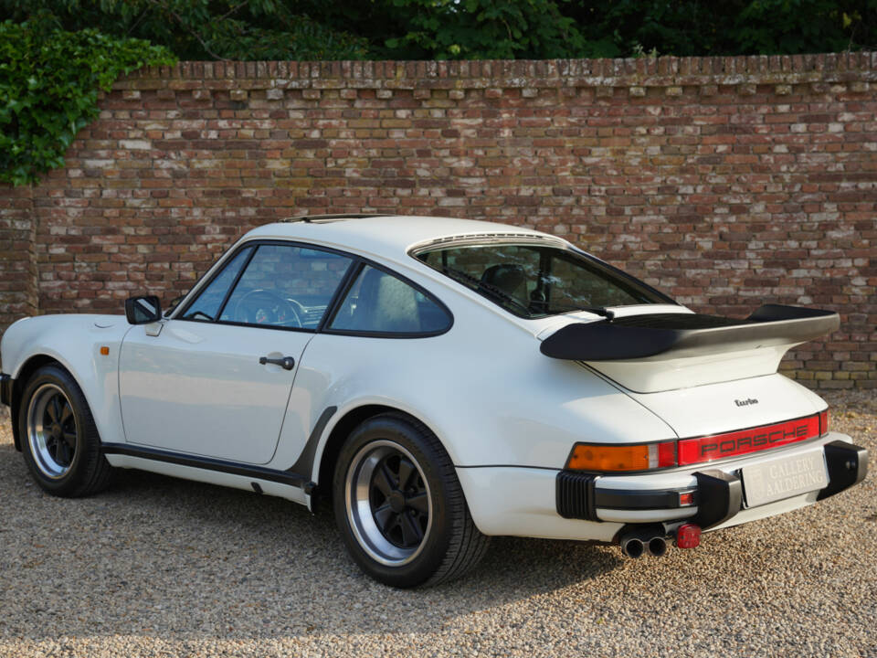 Image 2/50 of Porsche 911 Turbo 3.3 (1986)