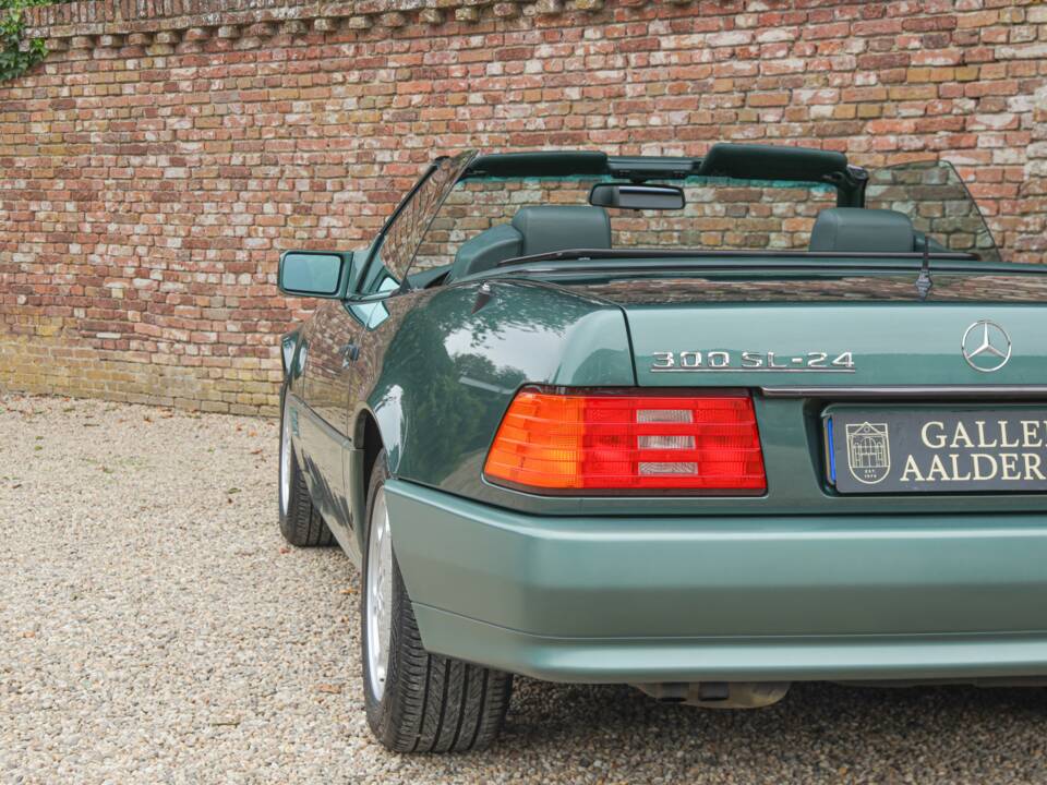 Obraz 30/50 pojazdu Mercedes-Benz 300 SL-24 (1992)