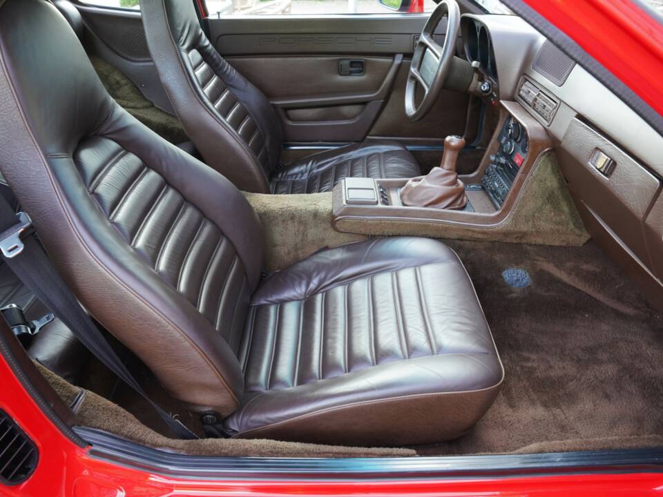 Image 43/50 of Porsche 924 (1981)