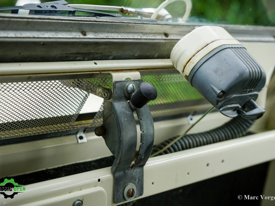 Image 34/55 of Land Rover 88 (1958)
