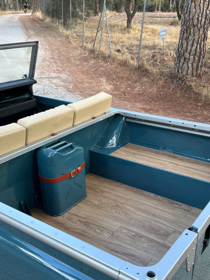 Bild 49/51 von Land Rover 88 (1976)