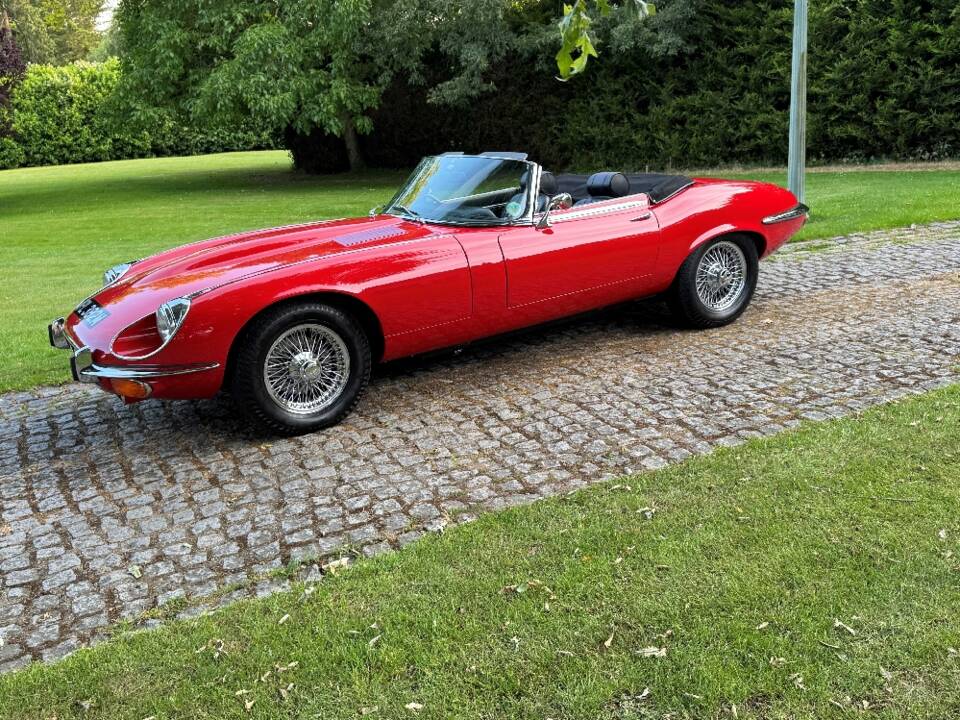 Image 6/39 of Jaguar E-Type V12 (1974)
