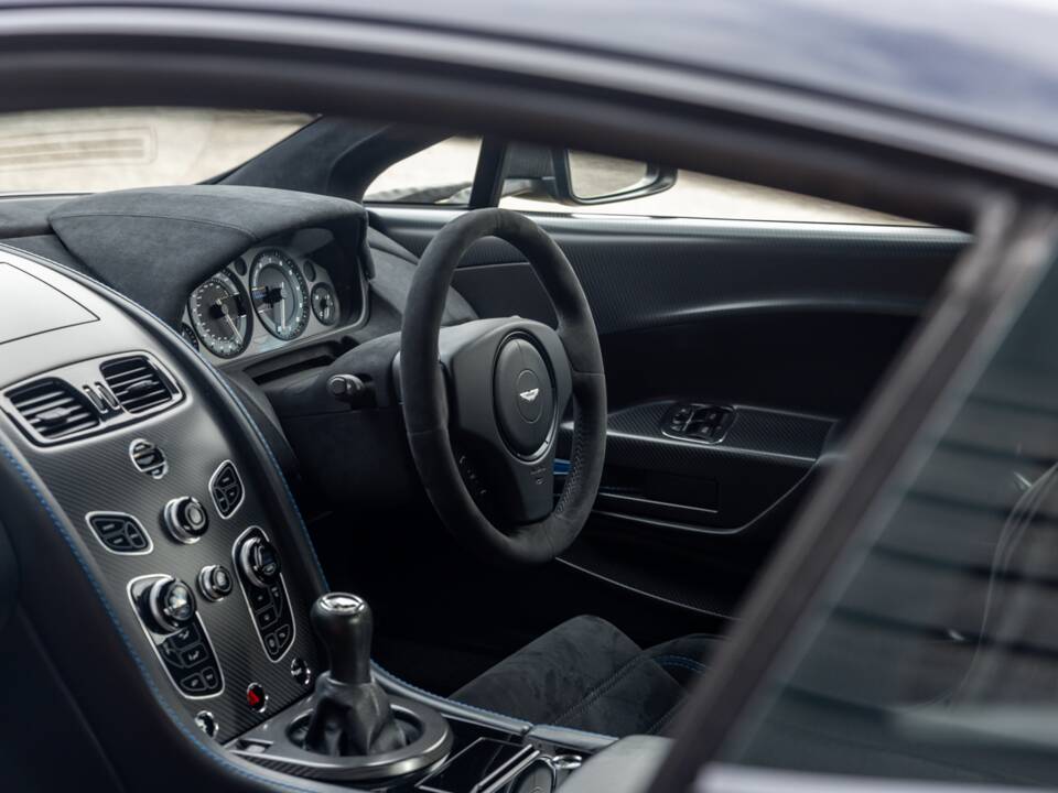 Image 57/65 of Aston Martin Vantage GT8 (2017)
