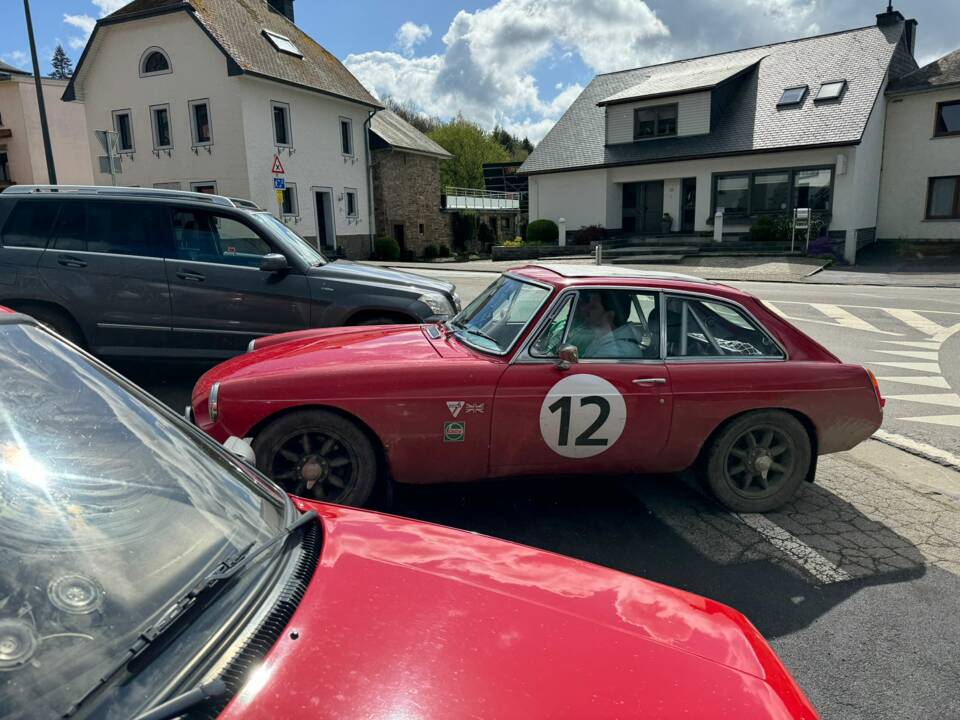 Image 39/50 of MG MGB GT (1972)