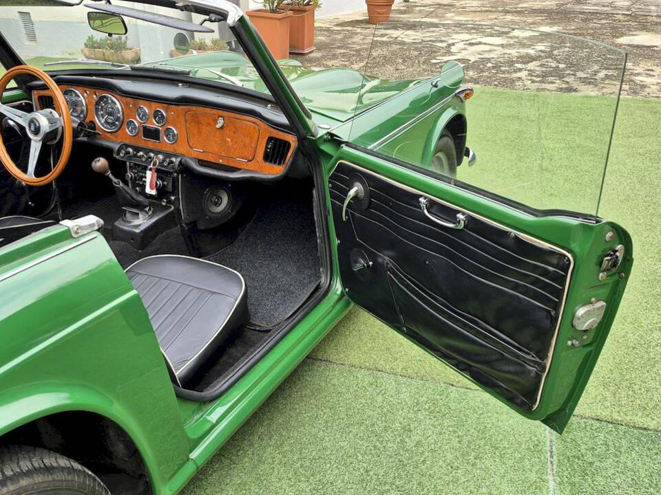 Image 28/66 of Triumph TR 4A IRS (1966)