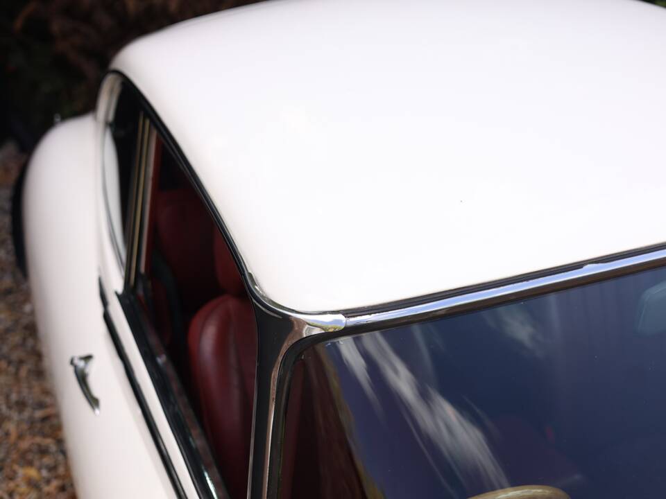 Image 39/50 de Jaguar Type E (2+2) (1970)