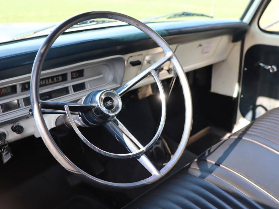 Image 19/52 of Ford F-100 (1967)
