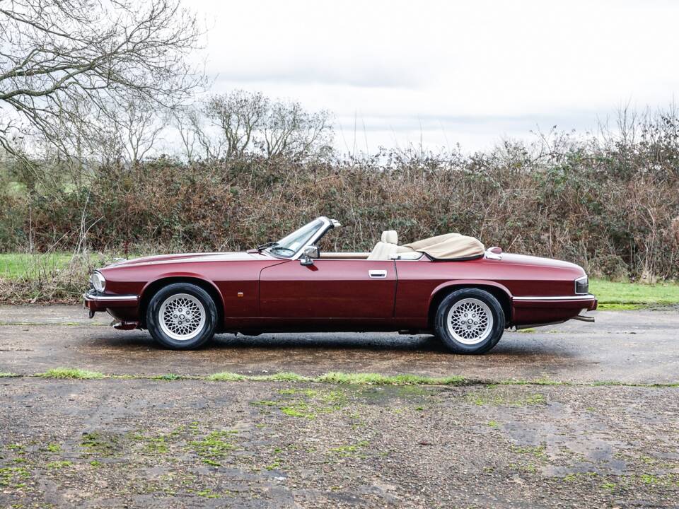 Image 11/45 of Jaguar XJS 5.3 V12 (1993)
